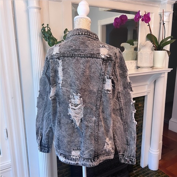 FANTASTIC FAWN Charcoal Gray Distressed Jean Jacket‎ Relaxed Fit Size Medium - Picture 9 of 14